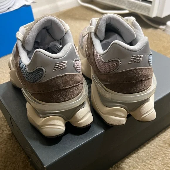 NEW BALANCE 9060 - Picture 7 of 14
